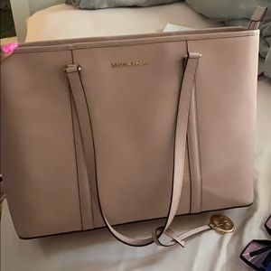 Pink MK bag🥰